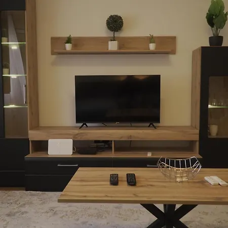 Rocky Apartment Vis