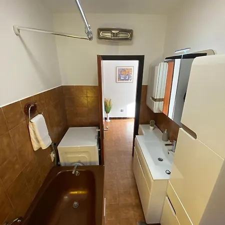 Rocky Apartment *